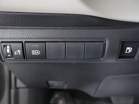 Used 2025 Toyota Corolla LE w/ LE Premium Package FWD image 19