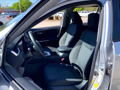 Used 2025 Toyota RAV4 XLE w/ Convenience Package image 8