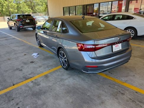 Used 2025 Volkswagen Jetta Sport FWD image 8
