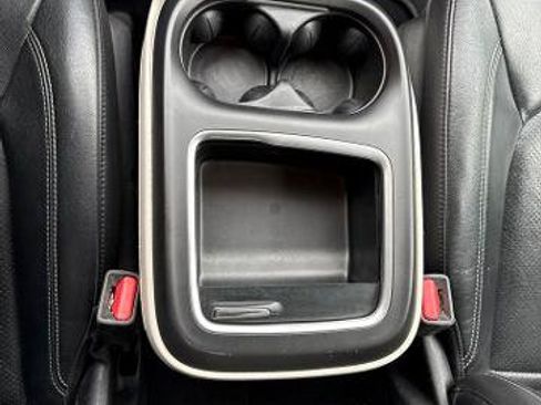 Used 2022 Chrysler Pacifica Touring-L FWD image 19