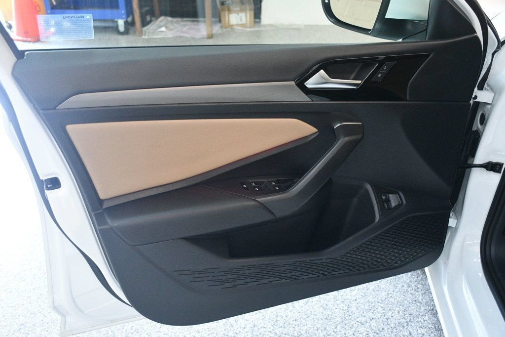 Used 2020 Volkswagen Jetta SEL Premium FWD image 22