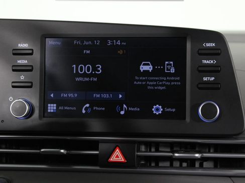 Certified 2025 Hyundai Elantra Sport FWD image 9