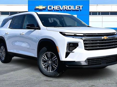 New 2026 Chevrolet Traverse LT image 1