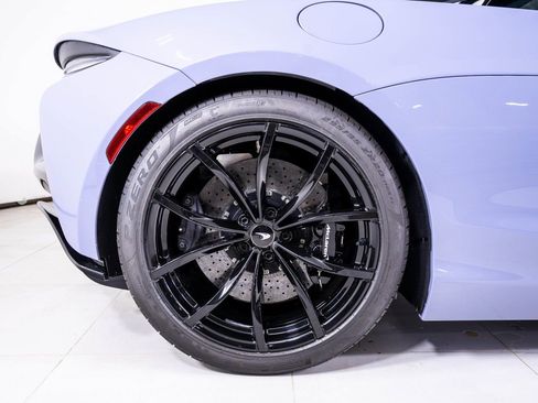 Used 2023 McLaren Artura RWD image 15