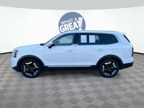 Certified 2023 Kia Telluride EX w/ EX Captain's Chair Package FWD image 9