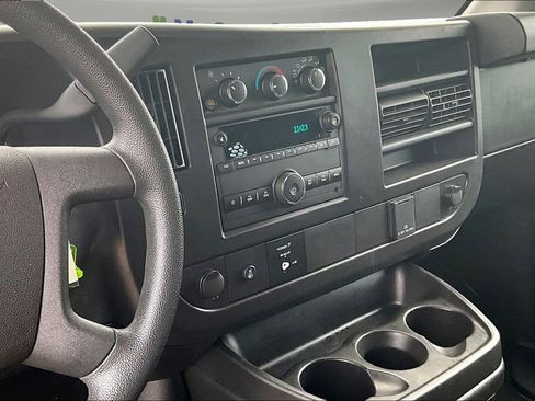 Used 2024 GMC Savana 2500 w/ Driver Convenience Package image 9