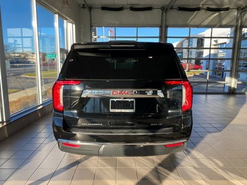 Used 2022 GMC Yukon XL SLT w/ SLT Luxury Package image 6