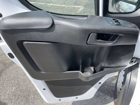 Used 2023 RAM ProMaster 2500 w/ Convenience Group FWD image 3