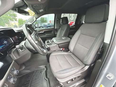 Used 2024 Chevrolet Silverado 1500 LT AWD/4WD image 19