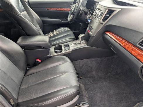 Used 2010 Subaru Outback 2.5i Limited image 19