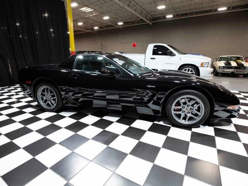 Used 2002 Chevrolet Corvette Z06 w/ Memory Pkg image 15
