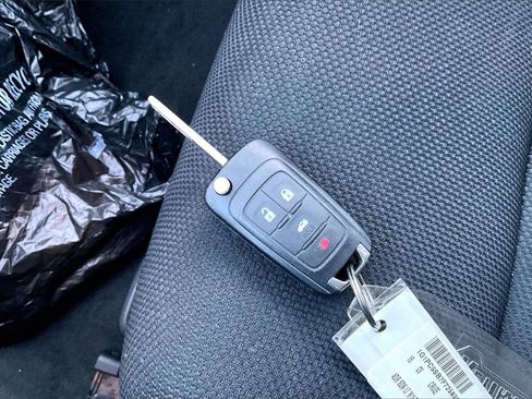 Used 2015 Chevrolet Cruze LT image 32