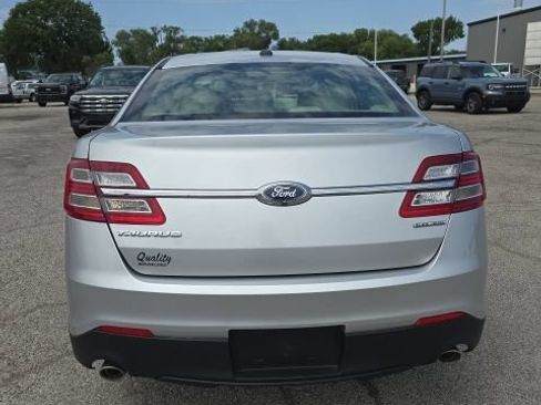 Used 2018 Ford Taurus SE FWD image 5