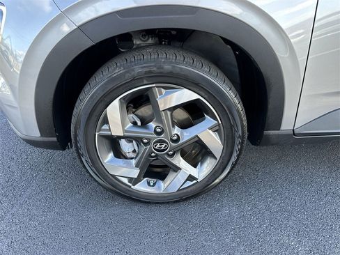 Used 2024 Hyundai Venue SEL image 10