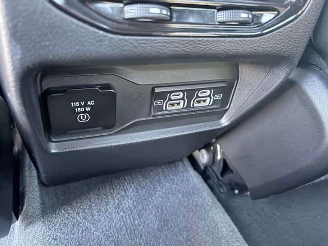Used 2023 Jeep Grand Cherokee Altitude AWD/4WD image 9