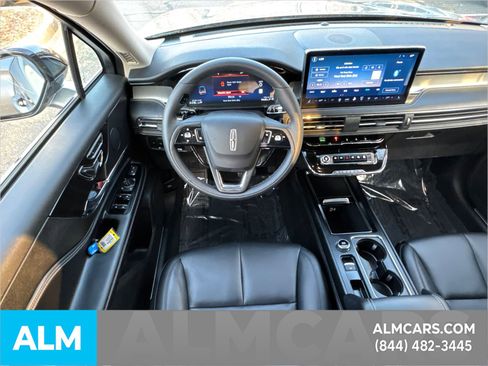 Used 2024 Lincoln Corsair AWD image 28
