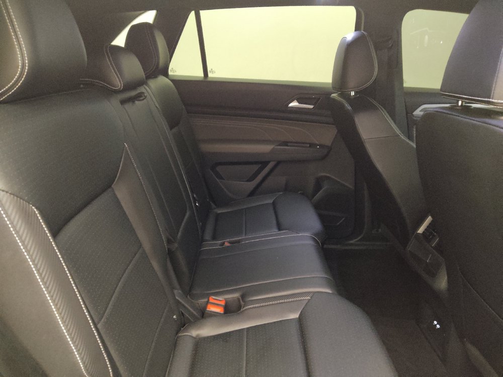 Used 2022 Volkswagen Atlas Cross Sport SE FWD image 19