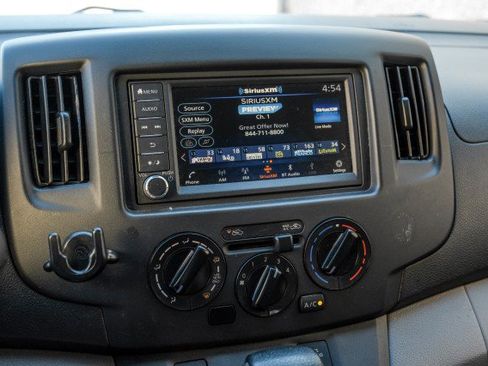 Used 2020 Nissan NV200 S FWD image 25