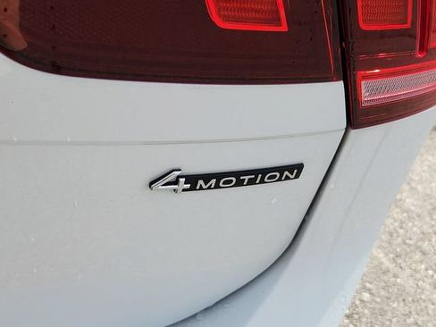 Used 2024 Volkswagen Tiguan SE R-Line AWD/4WD image 32