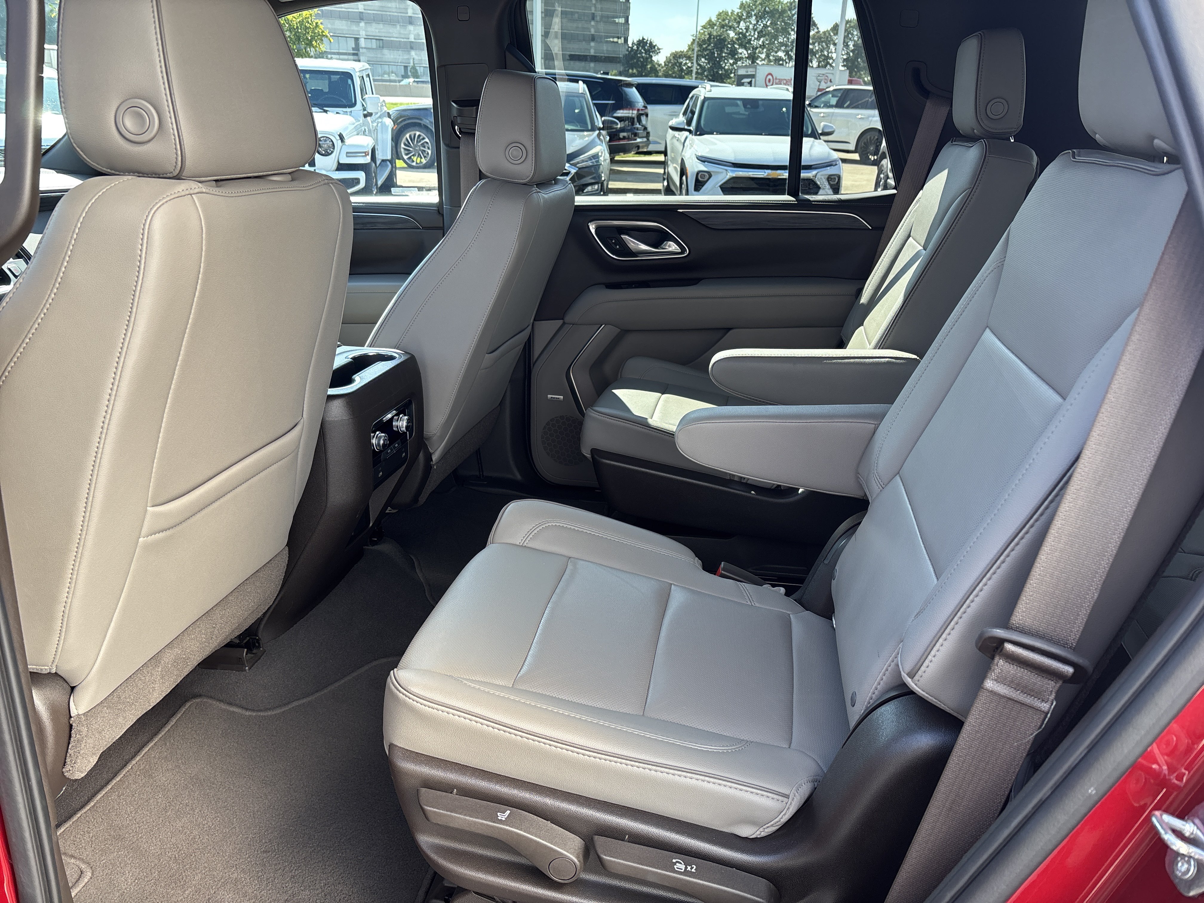 Used 2021 GMC Yukon SLT AWD/4WD image 10