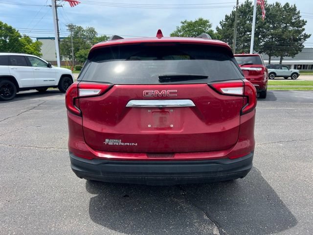 Used 2023 GMC Terrain SLE w/ Driver Convenience Package FWD image 7