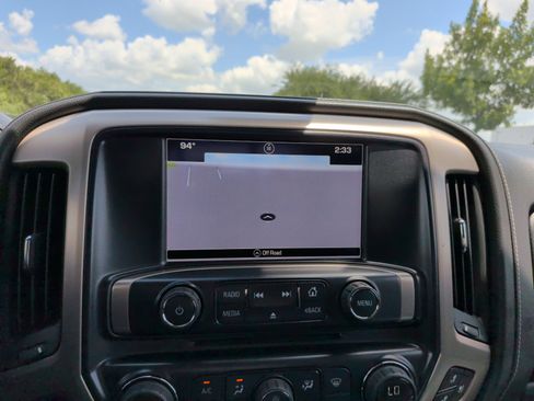 Used 2016 GMC Sierra 2500 Denali w/ Duramax Plus Package AWD/4WD image 19