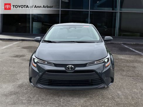 Used 2025 Toyota Corolla LE FWD image 11