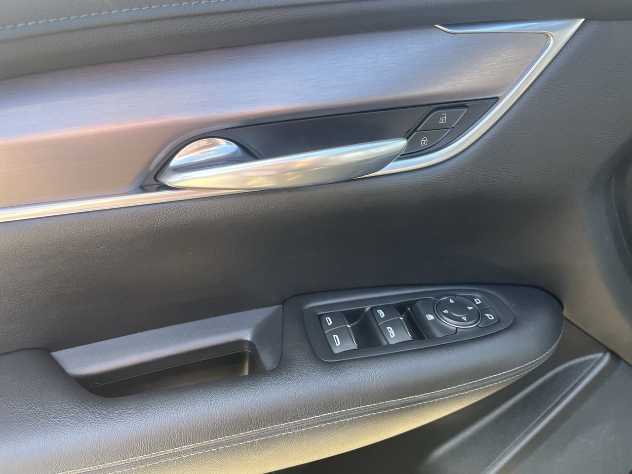 Used 2021 Cadillac XT5 Luxury FWD image 21