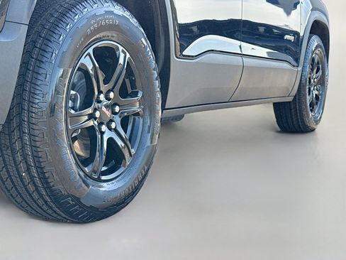 Used 2022 GMC Acadia AT4 w/ Technology Package AWD/4WD image 16