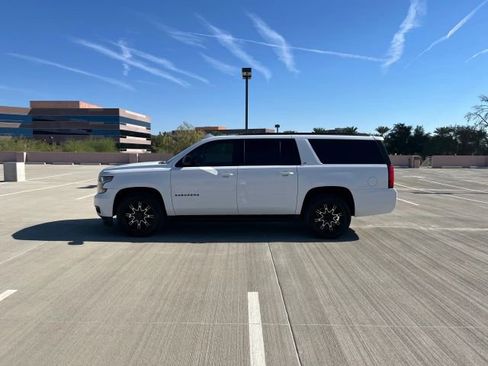 Used 2020 Chevrolet Suburban LT image 8
