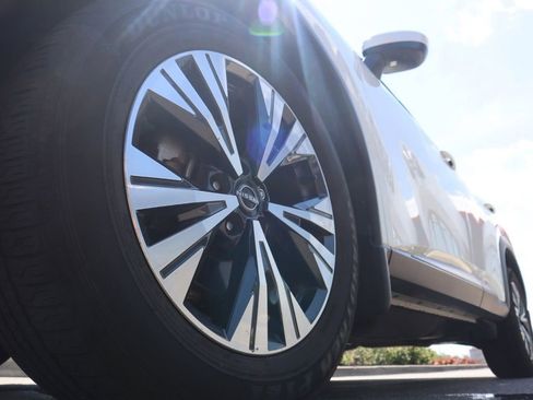 Certified 2023 Nissan Rogue SV image 11