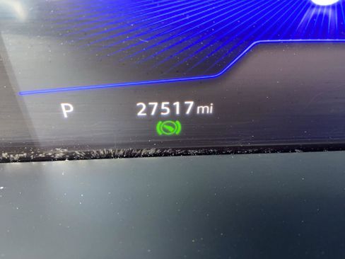 Used 2023 Volkswagen Tiguan SE w/ Panoramic Sunroof Package image 4