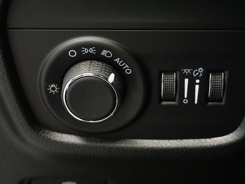 Used 2023 Jeep Grand Cherokee L Laredo image 23