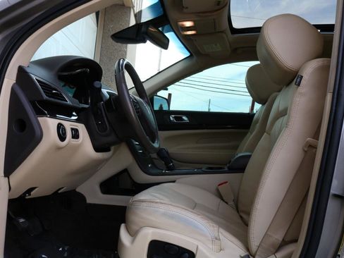 Used 2015 Lincoln MKT AWD w/ Equipment Group 201A image 21