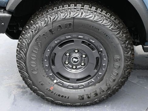 New 2025 Ford Bronco Badlands image 11