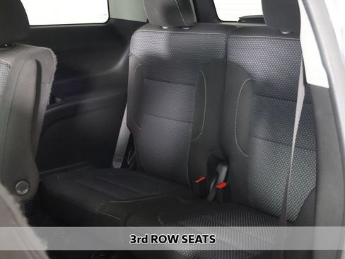 Used 2021 GMC Acadia SLE w/ LPO, Floor Liner Package FWD image 5