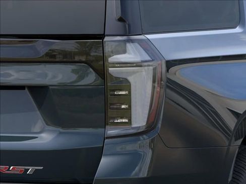 New 2026 Chevrolet Suburban RST AWD/4WD image 11