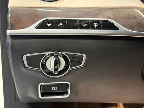Used 2019 Mercedes-Benz S 560 Sedan image 29