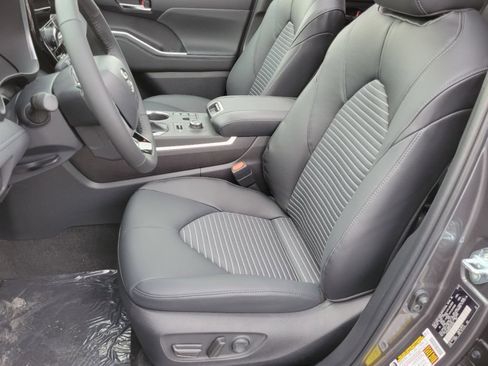 Used 2023 Toyota Highlander XSE AWD/4WD image 28