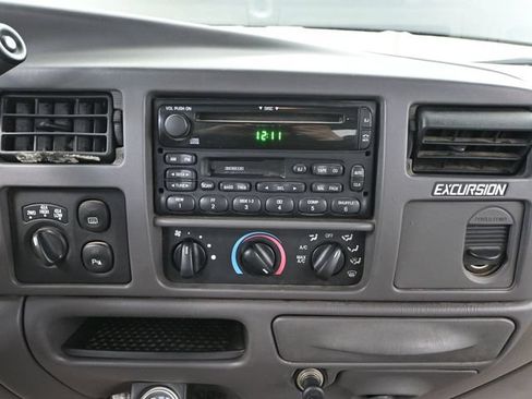 Used 2000 Ford Excursion Limited AWD/4WD image 28