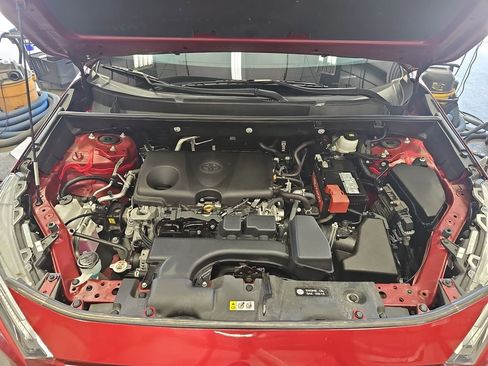 Used 2024 Toyota RAV4 LE AWD/4WD image 31