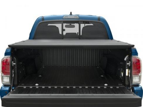 Used 2016 Toyota Tacoma Limited image 15