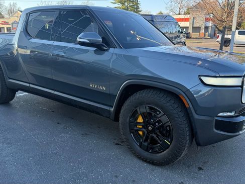Used 2022 Rivian R1T Adventure image 5