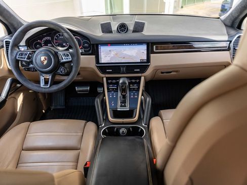 Used 2020 Porsche Cayenne Turbo AWD/4WD image 41