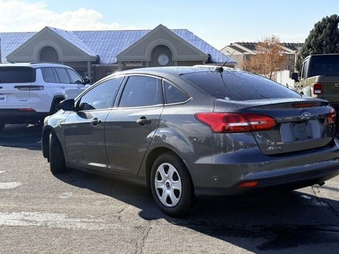 Used 2018 Ford Focus S image 4