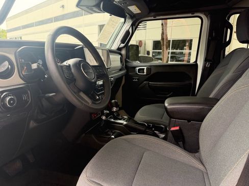 Used 2024 Jeep Wrangler Unlimited Sport AWD/4WD image 11