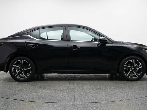 Used 2025 Nissan Sentra SV FWD image 11