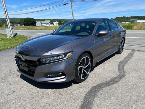Used 2018 Honda Accord Sport image 5