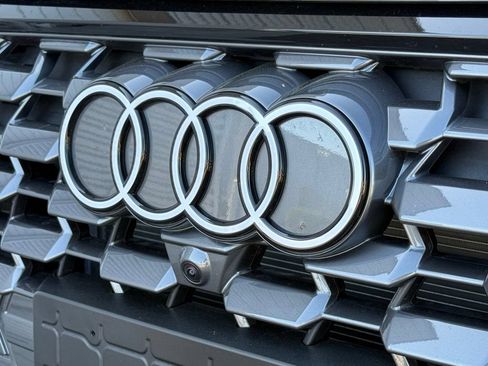 Used 2025 Audi Q5 Premium w/ Convenience Package AWD/4WD image 47