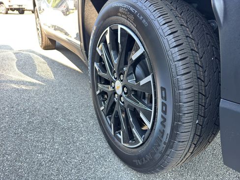 New 2026 Chevrolet Traverse LT w/ Sun and Wheel Package FWD image 7